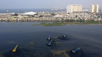 Pengerukan dilakukan di area waduk seluas 80 hektare.