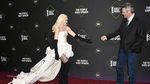 Saat Gwen Stefani dan Blake Shelton Pamer Kemesraan