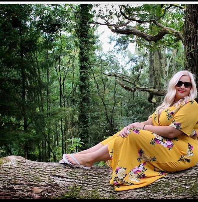  Wanita berusia 31 tahun ini tidak diberi penjelasan tentang kenaikan berat badannya dan dokter terus mengatakan padanya untuk hanya makan lebih sedikit dan berolahraga lebih banyak. Merasa frsutasi, Laura tidak nyaman dengan penampilannya dan mengungapkan kepercayaan dirinya hancur. (Foto: Instagram/@perks_of_being_laura)