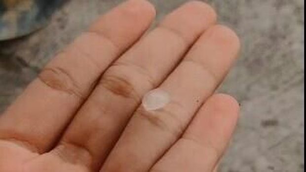 Hujan Es dan Angin Kencang Landa Grobogan, Rumah Warga Roboh