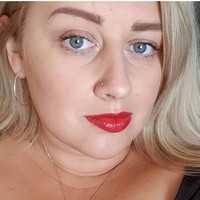 Hujatan online bisa sangat sulit untuk ditangani. Ketika saya pertama kali memulai di Instagram, saya merasa sangat sulit untuk berurusan dengan komentar seperti kamu gemuk dan tidak sehat atau kamu pantas mati muda. Saya menerima pesan penuh kebencian di setiap waktu, jelas Laura. (Foto: Instagram/@perks_of_being_laura)