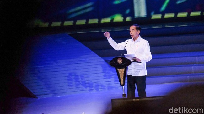 Jokowi Minta Maaf Pejabat Eselon III dan IV Diganti Robot