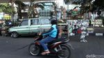 PKL Kuasai Kolong Flyover Roxy