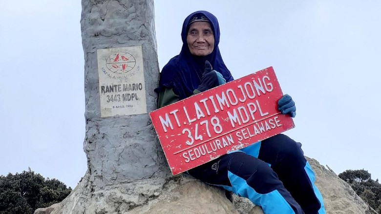 Nenek Yuni, usia sudah 66 tahun tapi suka naik gunung (Istimewa) Nenek Yuni, usia sudah 66 tahun tapi suka naik gunung (Istimewa)
