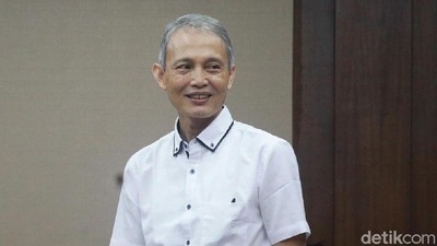 Tok! Eks Direktur Krakatau Steel Divonis 1,5 Tahun Penjara