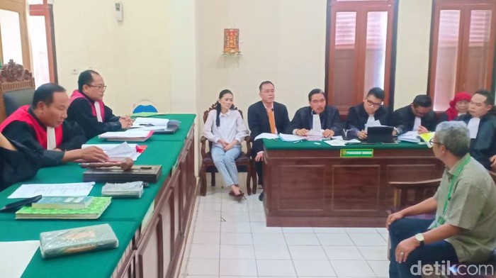 Sidang Keterangan Palsu Bos Pasar Turi, 3 Saksi Dihadirkan Beratkan Terdakwa