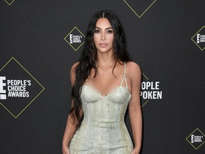 Kim Kardashian Dipuji karena Lekuk Tubuhnya