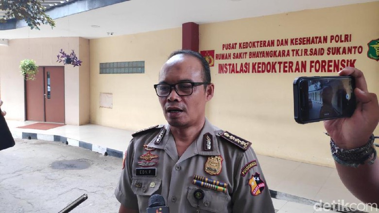 Polisi Duga Mayat dalam Koper di Bogor juga Diracun Polisi Duga Mayat dalam Koper di Bogor juga Diracun