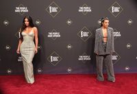 Penampilan Kim Kardashian yang Tetap Seksi Setelah Naik Berat Badan 8 Kg