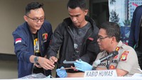 Pengungkapan kasus ini bermula dari laporan salah satu bank terkait adanya belasan nasabah yang melakukan komplain transaksi namun mendapat tagihan.