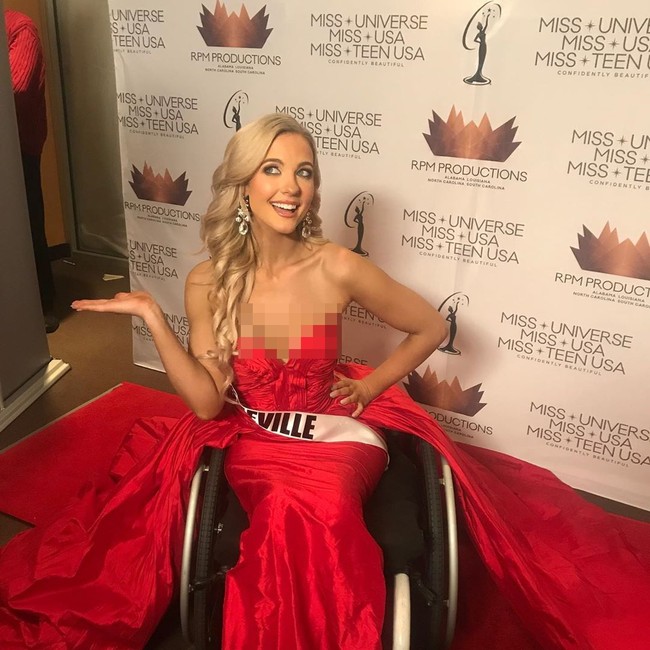 Tak hanya di ajang Miss North Carolina USA, Madeline menjadi finalis kontes kecantikan berkursi roda pertama se-Ameria Serikat. Wanita 25 tahun itu pun bangga bisa menjadi orang pertama yang bisa berada di panggung bergengsi tersebut. Foto: dok. Instagram @liveboundlessgirl