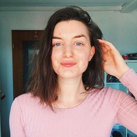 Hal tersebut berdasarkan pengalamannya sendiri yang juga pernah berjerawat parah. Dua tahun lalu, Lea mulai berjerawat ketika mengkonsumsi pil KB. Ia pun menemukan sebuah metode mindset yang dikatakan dapat menyembuhkan kulit dari dalam. Foto: Instagram @skinwithlea