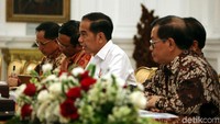 Isu lainnya yang dibahas adalah rencana pelaksanaan Pilkada 2020 dan tata kelola kelembagaan KPU.