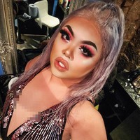 Ketika sudah menjadi drag queen, pria yang memilih nama panggung Sum Ting Wong ini tampil bak diva. Ia tampil dengan wig dan makeup yang medok.  Foto: Instagram