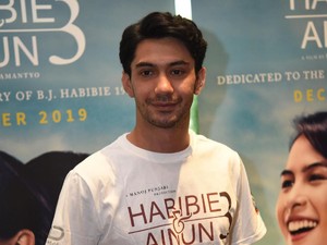 Sebulan #DiRumahAja, Reza Rahadian Ngaku Sempat Gelisah