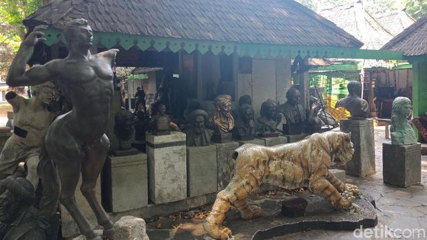 Menikmati Wisata Seni Di Pasar Seni Ancol Menikmati Wisata Seni Di Pasar Seni Ancol