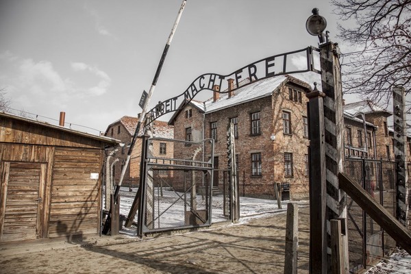 Tempat itu juga ditetapkan UNESCO sebagai Warisan Dunia. Setidaknya sekitar 2 juta orang datang ke sana untuk melihat keganasan Nazi dan mengenang para korban yang telah gugur. Foto: iStock