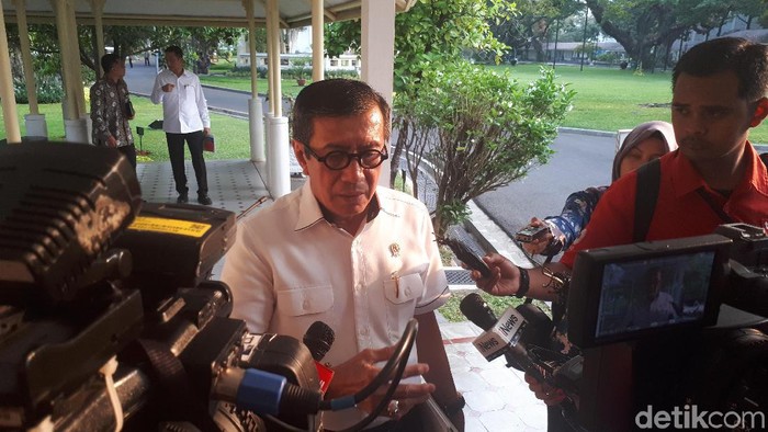 Yasonna Tepis Habib Rizieq soal Surat Cekal Masuk Indonesia