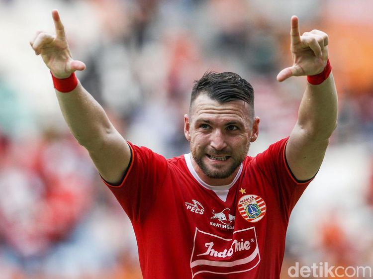 Marko Simic Pesta Gol ke Gawang Borneo FC