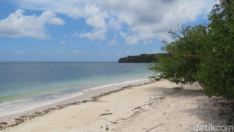 Gubernur Sulsel Tinjau Pembangunan Kawasan Wisata Bira Gubernur Sulsel Tinjau Pembangunan Kawasan Wisata Bira