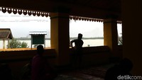 Masjid Raja Haji Abdul Ghani juga dikenal dengan nama Masjid Buru karena lokasi masjid ini berada di Pulau Buru, Kabupaten Karimun, Kepulauan Riau.