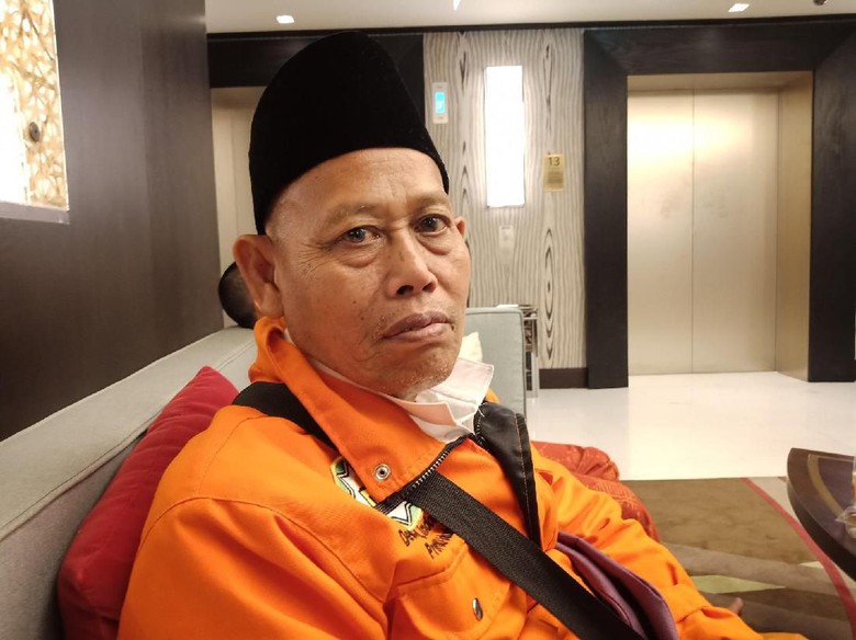 Cerita Keakraban Muhayat dan Udin Marbut DKI Selama Ibadah Umrah Cerita Keakraban Muhayat dan Udin Marbut DKI Selama Ibadah Umrah