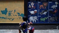 Tujuan membuatan mural ini adalah untuk memberikan edukasi kepada anak-anak sekolah yang lewat di gang tersebut.