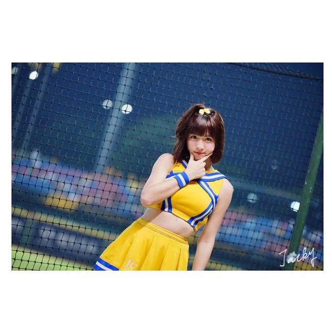 Wajah imut Qun Qun dan aura manisnya membawa kegembiraan bagi para penggemar tim baseball Brothers yang datang untuk mendukung tim mereka di setiap pertandingan. Foto: Instagram @qun_04