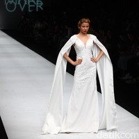 Albert Yanuar merilis koleksi terbarunya dengan mengambil tema Vare Voluceres di Jakarta Fashion Week 2020, Senayan City, Jakarta, Kamis [24/10/2019]. Foto: Rifkianto Nugroho/detikcom