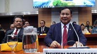 Prabowo memberikan penjelasan kepada ketua dan anggota Komisi I terkait program kerja Kemenhan.