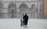 Italia Diguyur Badai Lebat, Venesia Pun Banjir
