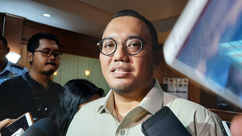Prabowo Belum Bahas Pencekalan Habib Rizieq Saat Bertemu Dubes Saudi Prabowo Belum Bahas Pencekalan Habib Rizieq Saat Bertemu Dubes Saudi
