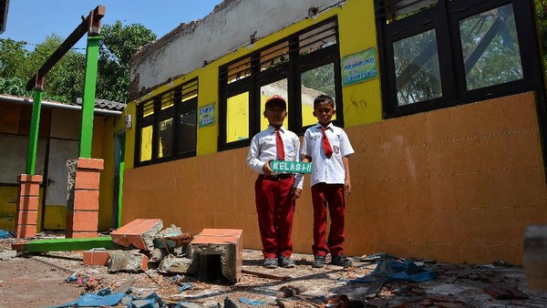 Bangunan Ambruk, SDN Dukuh Klopo Andalkan Kelas Darurat