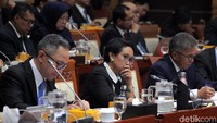 Retno lalu meminta dukungan kepada Komisi I DPR. Ia berharap dapat menjalankan tugas di Kemlu dengan baik.