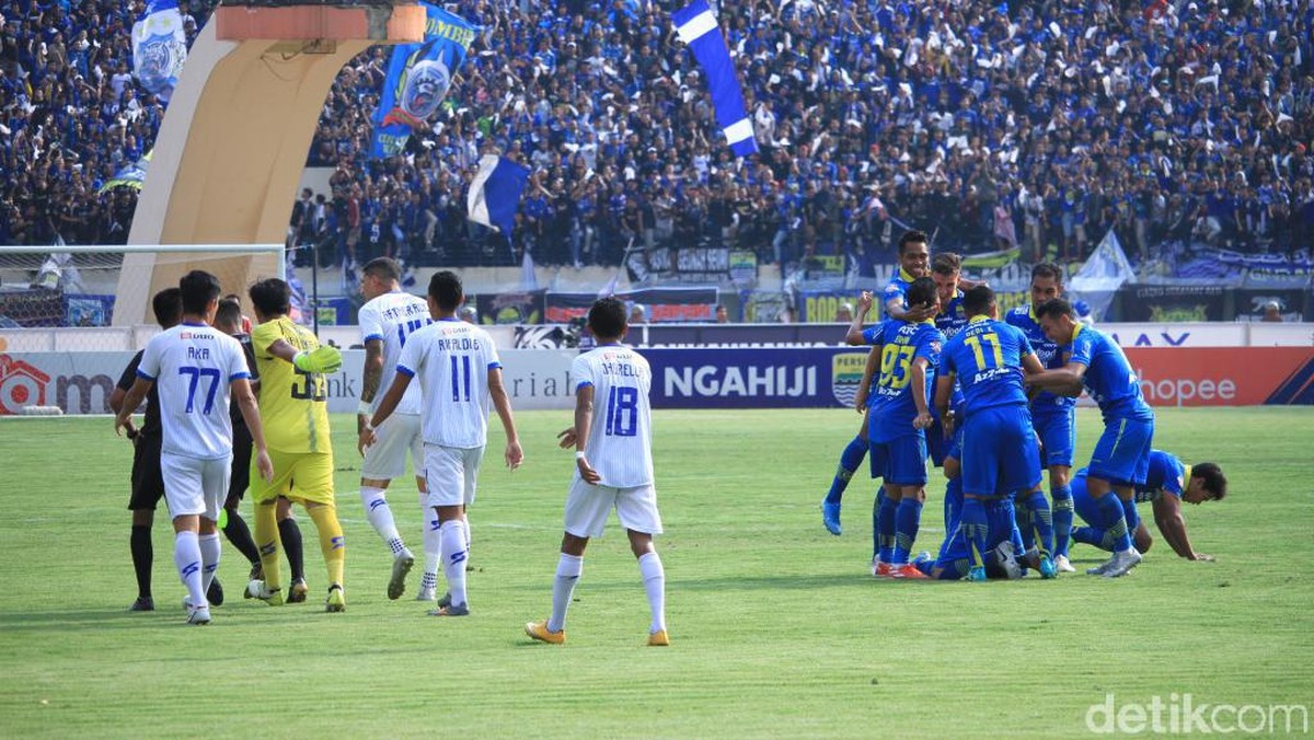 Persib Bandung dinilai klub terhormat, tak perlu mengemis subscriber. (Foto: detikcom/Wisma Putra)