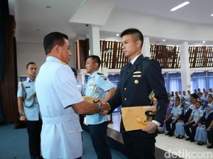 132 Perwira Menengah Lulus dari Sesko AU Lembang