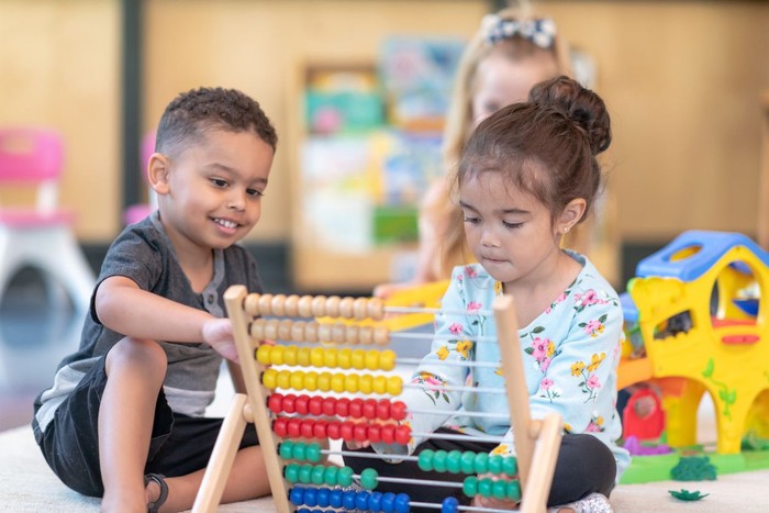ilustrasi anak montessori