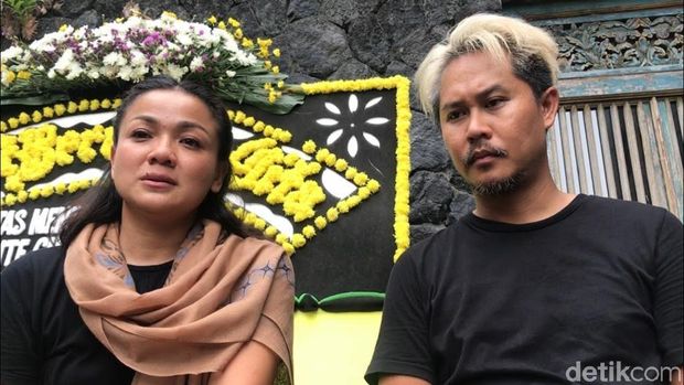 Kepergian Ibunda Mengejutkan Nirina Zubir