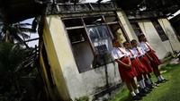 Kondisi bangunan SD Negeri Miangas, Sulawesi Utara, sangat memprihatinkan. Beberapa bangunan bahkan rusak parah tanpa atap sejak dua bulan terakhir. Muhammad Ridho/detikcom.