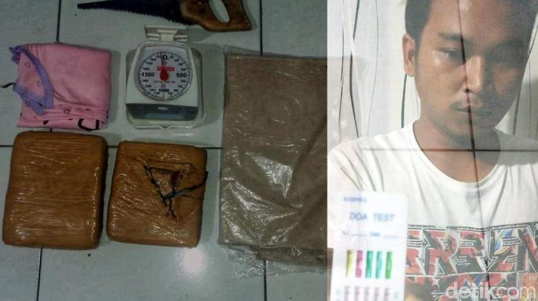 Simpan Ganja 1,5 Kg Dalam Lemari, Warga Cianjur Dibekuk Polisi Simpan Ganja 1,5 Kg Dalam Lemari, Warga Cianjur Dibekuk Polisi