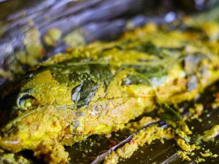 resep pepes ikan Pepes ikan or Fish Pepes. Indonesian food. Way to process foodstuffs (usually for fish) with banana leaves to wrap the fish and its marinade.