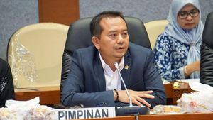 Komisi X DPR Kecam Ortu Siswa Balas Cukur Rambut Guru di Gorontalo