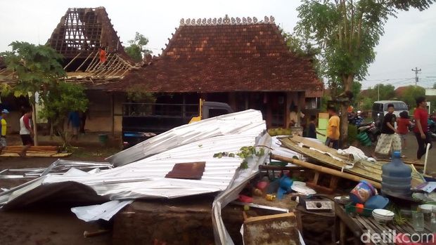 3 Desa di Kudus Diterjang Angin Kencang, Puluhan Rumah Rusak