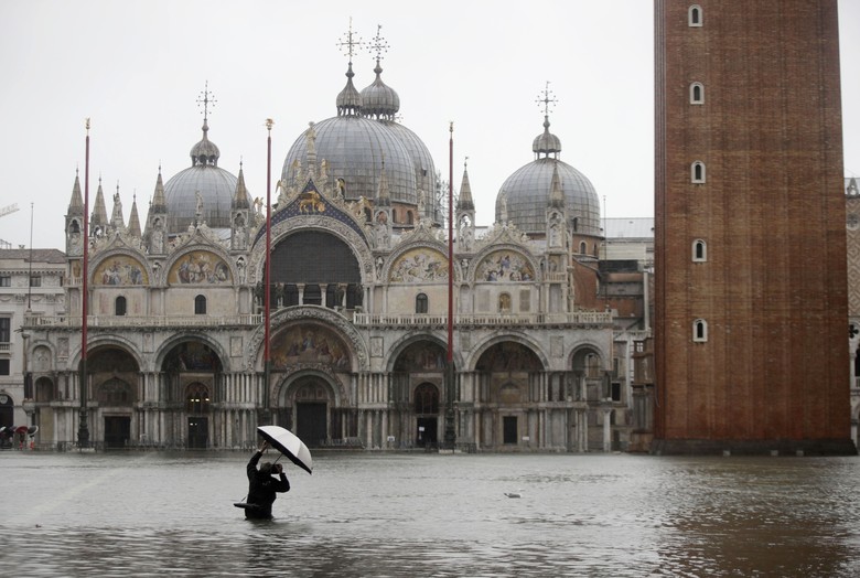 Italia Diguyur Badai Lebat, Venesia Pun Banjir Italia Diguyur Badai Lebat, Venesia Pun Banjir