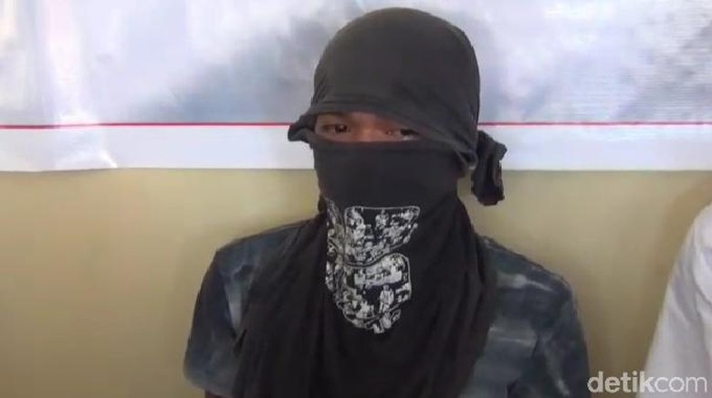 ABG di Kendari Tewas Ditusuk Gara-gara Senggolan Motor ABG di Kendari Tewas Ditusuk Gara-gara Senggolan Motor