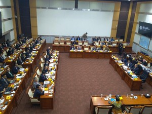 Rapat Komisi I DPR, Adian Napitupulu Enggan Puji Retno yang Jadi Menlu Lagi
