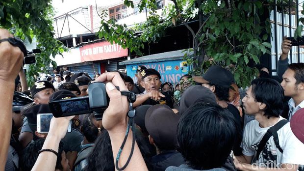 Diwarnai Protes hingga Tapa Pepe, PKL Gondomanan Yogya Dieksekusi