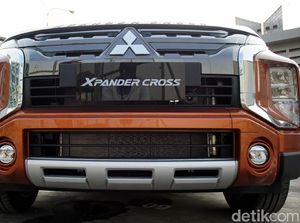 Mitsubishi Sengaja Pasang Harga Xpander Cross Lebih Mahal dari Rush cs
