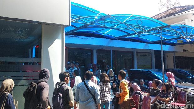Pendaftaran CPNS Dibuka, Pembuat SKCK di Polrestabes Bandung Membludak