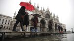 Oh Venesia, Indahmu Ternoda Banjir dan Kekeringan
